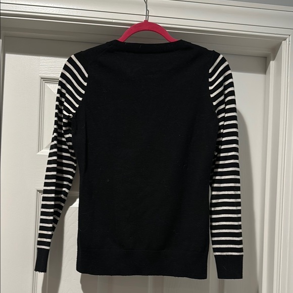 Banana Republic Black and White Crew Neck Sweater with Bow Design - Picture 2 of 2